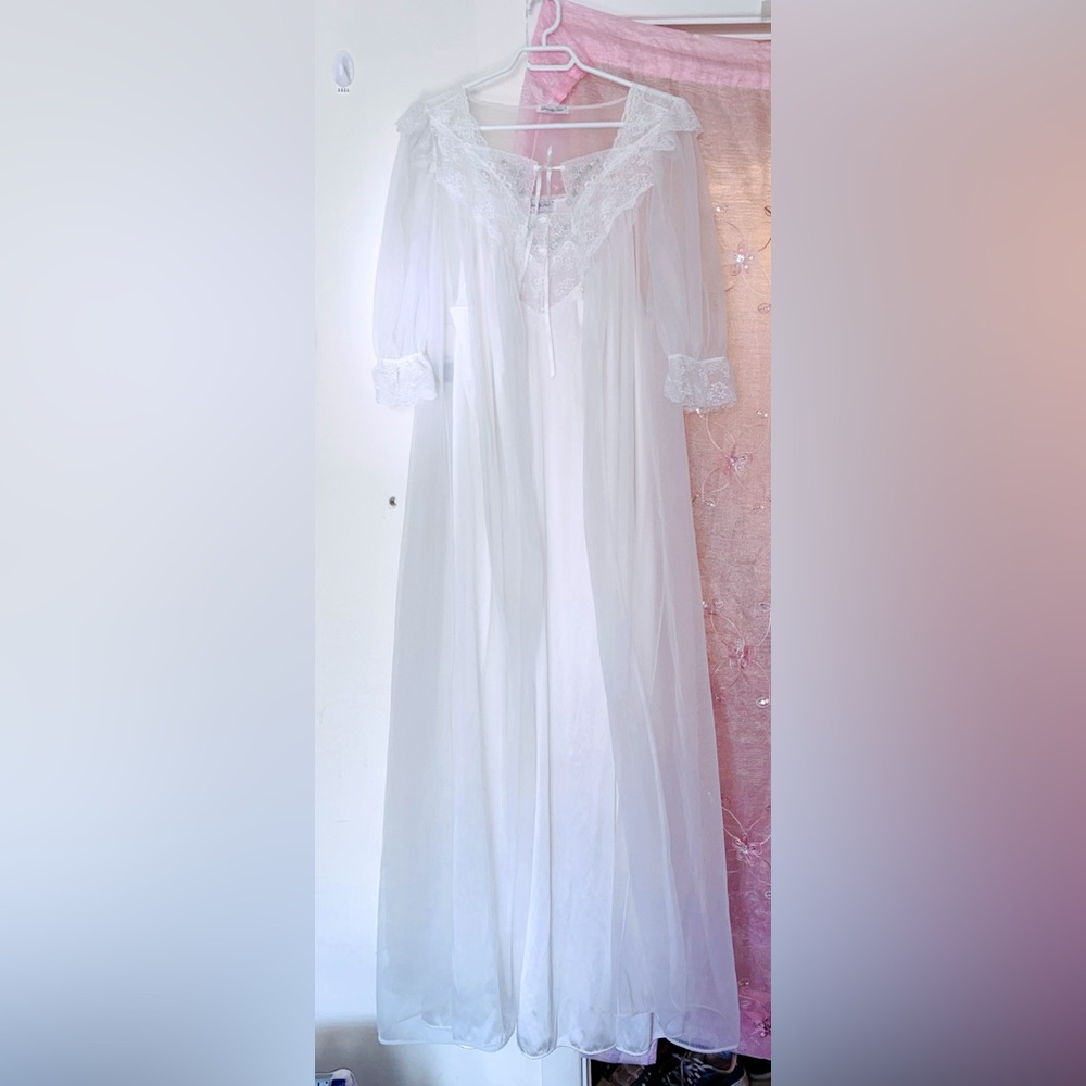 Vanity Fair White Sheer Lace Long Nightgown